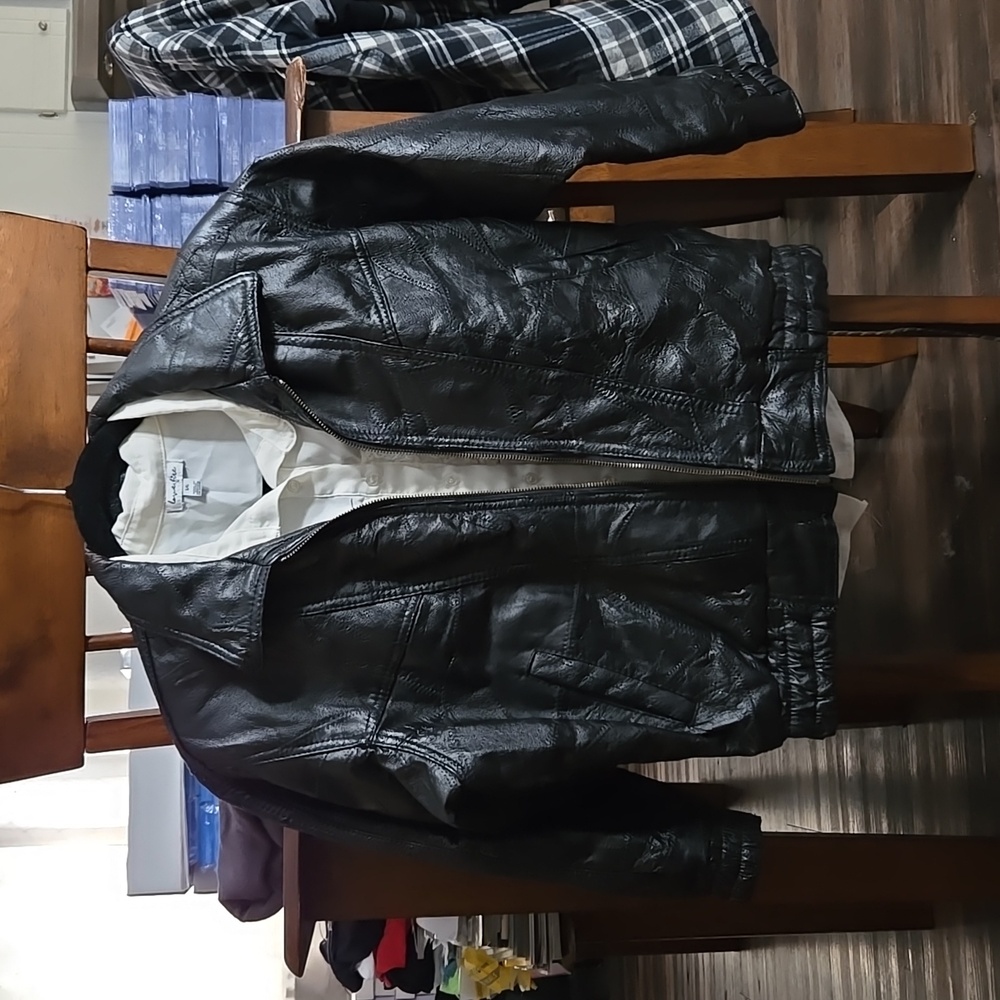 Italian Stone vintage genuine leather womens jacket size 12 tag. Fits small/m